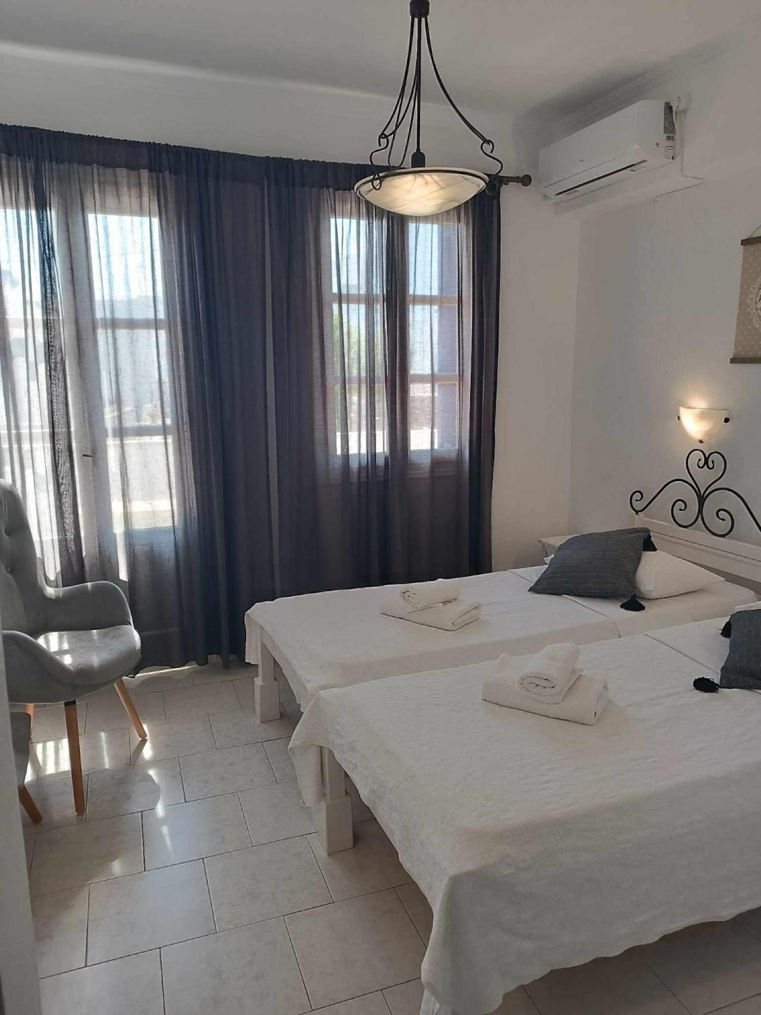 Pension Ilias - Chora Amorgos Aparthotel Exteriör bild